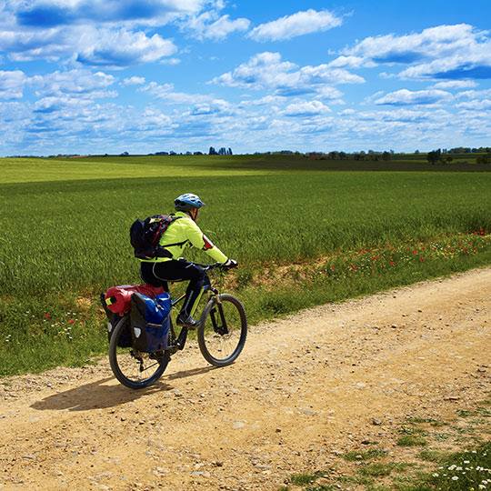 Cycliste de passage sur la Route de l’Argent