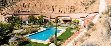 Esterno delle case grotta di Almagruz a Granada, Andalusia