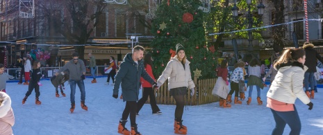 Pista de patinaje sobre hielo en Bib-Rambla, Granada