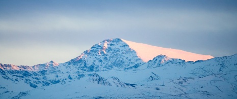 Pico Mulhacén en el Parque Nacional de Sierra Nevada, en Andalucía