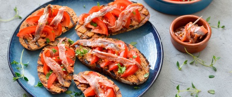 Anchoas con tomate, Cantabria