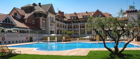 Вид на курорт Balneario de Puente Viesgo, Кантабрия