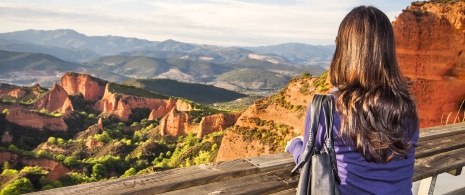 Turista en las Médulas. El Bierzo, León