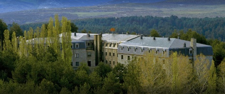 Veduta esterna del Parador de Gredos