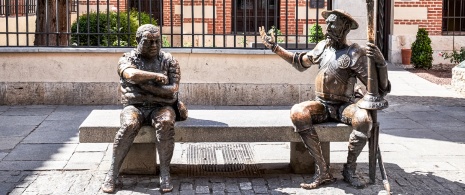 Sculture di Don Chisciotte e Sancho Panza nella Casa natale di Cervantes.