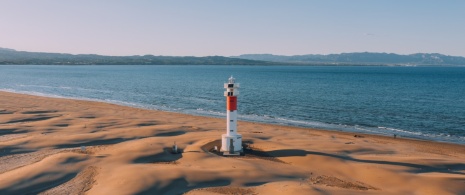 Vue du phare El Fangar dans le delta de l’Èbre dans la province de Tarragone, Catalogne