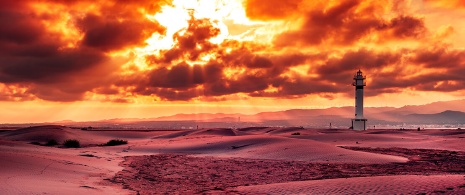 Faro del Fangar al tramonto, Catalogna