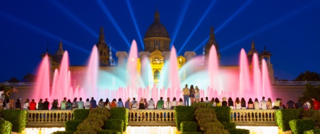 Vista da Fonte Mágica e do Museu Nacional em Barcelona, Catalunha