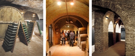 De izquierda a derecha: detalle de pupitres tradicionales / Visita enoturística en las laberínticas bodegas / Diferentes galerías de El Hilo de Ariadna en Rueda, Valladolid