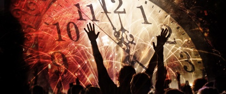 Reloj con fuegos artificiales