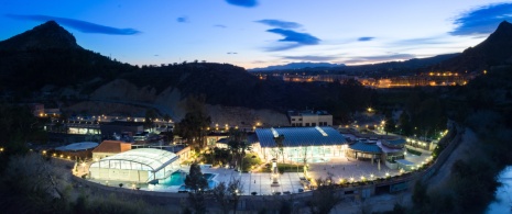 Vue du spa et des piscines thermales de la station thermale d