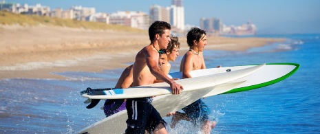 Children on El Perelló beach in Cullera in Valencia