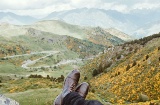 Pieds émergeant du sommet d’une montagne de Taüll, province de Lérida