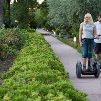 Touristen im Königlichen Botanischen Garten